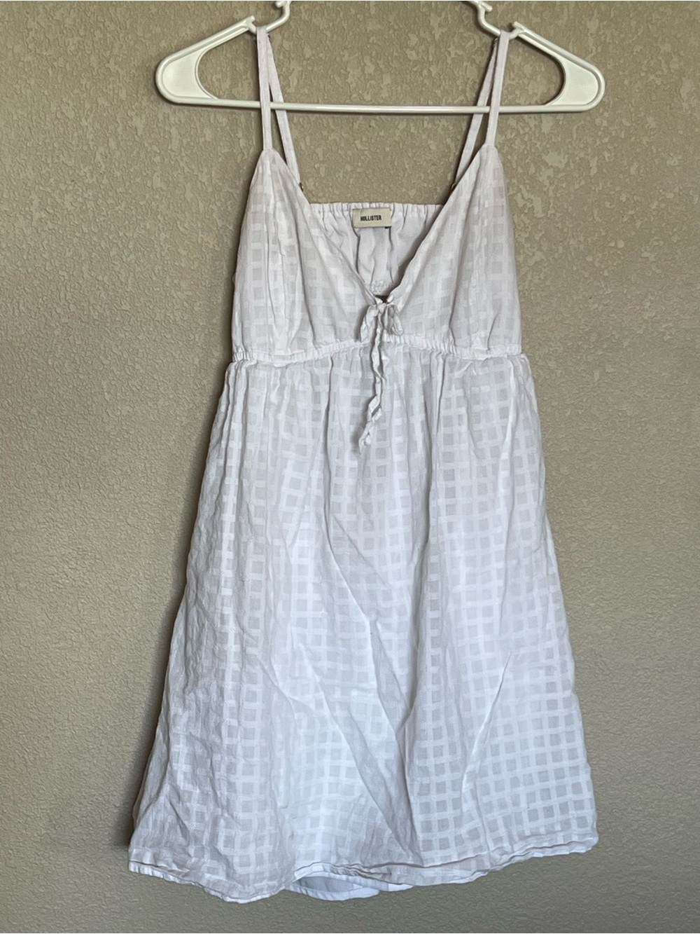 Hollister White Check-Texture Tie-Front Open Back Dress size medium